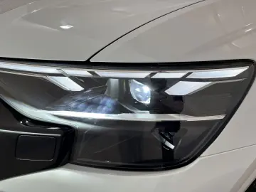AUDI Q8 55 TFSI e S-LINE QUATTRO MATRIX