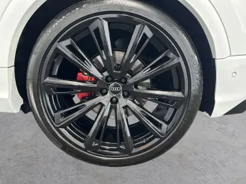 AUDI Q8 55 TFSI e S-LINE QUATTRO MATRIX