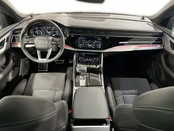 AUDI Q8 55 TFSI e S-LINE QUATTRO MATRIX
