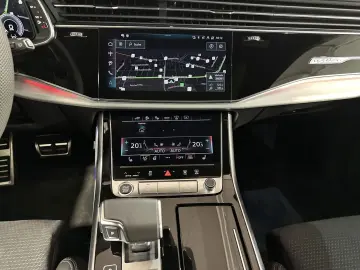 AUDI Q8 55 TFSI e S-LINE QUATTRO MATRIX