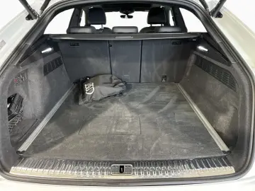 AUDI Q8 55 TFSI e S-LINE QUATTRO MATRIX