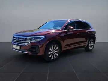 VW Touareg 3.0 TDI V6 R-Line PANO AHK IQ Elegance 4