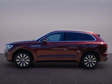 VW Touareg 3.0 TDI V6 R-Line PANO AHK IQ Elegance 4