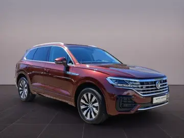 VW Touareg 3.0 TDI V6 R-Line PANO AHK IQ Elegance 4