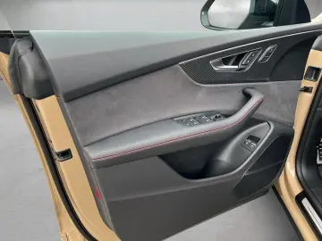 AUDI Q8 60 TFSI e quattro tiptronic