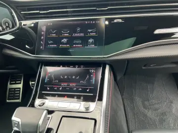 AUDI Q8 60 TFSI e quattro tiptronic