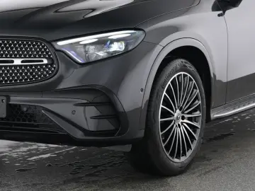MERCEDES-BENZ GLC 300 d AMG Line Premium Plus AHK Night 20