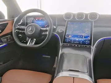 MERCEDES-BENZ GLC 300 d AMG Line Premium Plus AHK Night 20