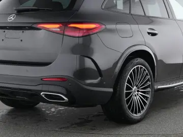 MERCEDES-BENZ GLC 300 d AMG Line Premium Plus AHK Night 20