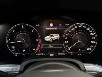 VW Touareg TDI 4M R-LINE LUFT LM21 ASSIST  DYNAUDIO