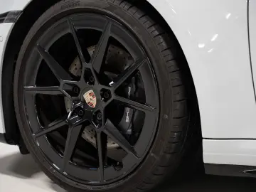 PORSCHE 992 Carrera Cabriolet BOSE Lift-VA Sportabgas