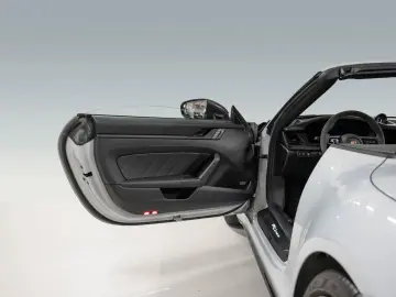 PORSCHE 992 Carrera Cabriolet BOSE Lift-VA Sportabgas