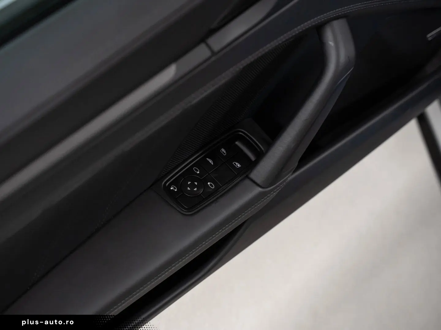 PORSCHE 992 Carrera Cabriolet BOSE Lift-VA Sportabgas