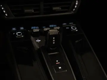 PORSCHE 992 Carrera Cabriolet BOSE Lift-VA Sportabgas