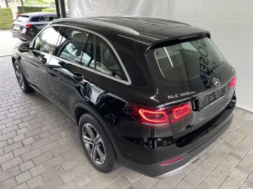 MERCEDES-BENZ GLC 300 de 4M Ditronic AIRBody AHK Bur…