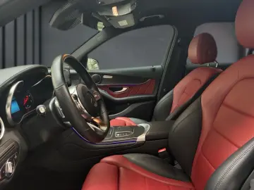 MERCEDES-BENZ GLC 300 de 4M AMG MBUX Ambiente CarPlay KAMERA