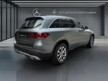 MERCEDES-BENZ GLC 300 de 4M AMG MBUX Ambiente CarPlay KAMERA