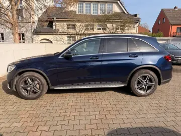 MERCEDES-BENZ GLC 400 d 4M AMG Line Panorama Head-Up Leder