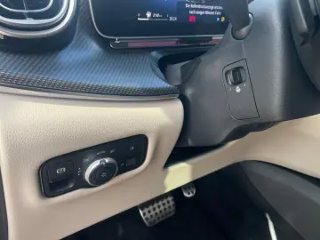 MERCEDES-BENZ V 300 d 4MATIC AVANTGARDE Lang Pano Ai…