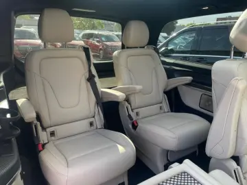 MERCEDES-BENZ V 300 d 4MATIC AVANTGARDE Lang Pano Ai…