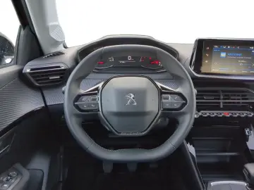 PEUGEOT 208 ACTIVE PACK PT 100 KAMERA SHZG LM Klima