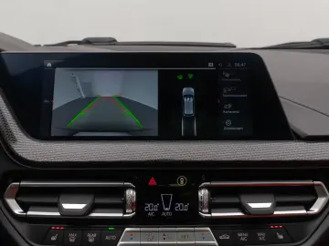 BMW 120i SportLine H K HUD DAB Kamera Panorama Leder