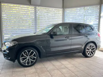 BMW X3 xD30e 360  AHK HeadUp Sportsitze Unfallfrei