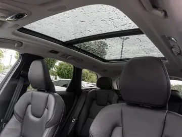 VOLVO XC60 T6 AWD Inscription Expr. Plug-In Pano 360Gr