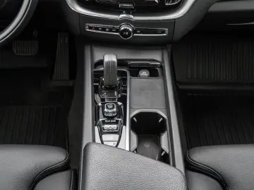 VOLVO XC60 T6 AWD Inscription Expr. Plug-In Pano 360Gr