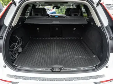 VOLVO XC60 T6 AWD Inscription Expr. Plug-In Pano 360Gr