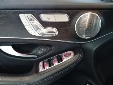 MERCEDES-BENZ GLC 300 de 4M
