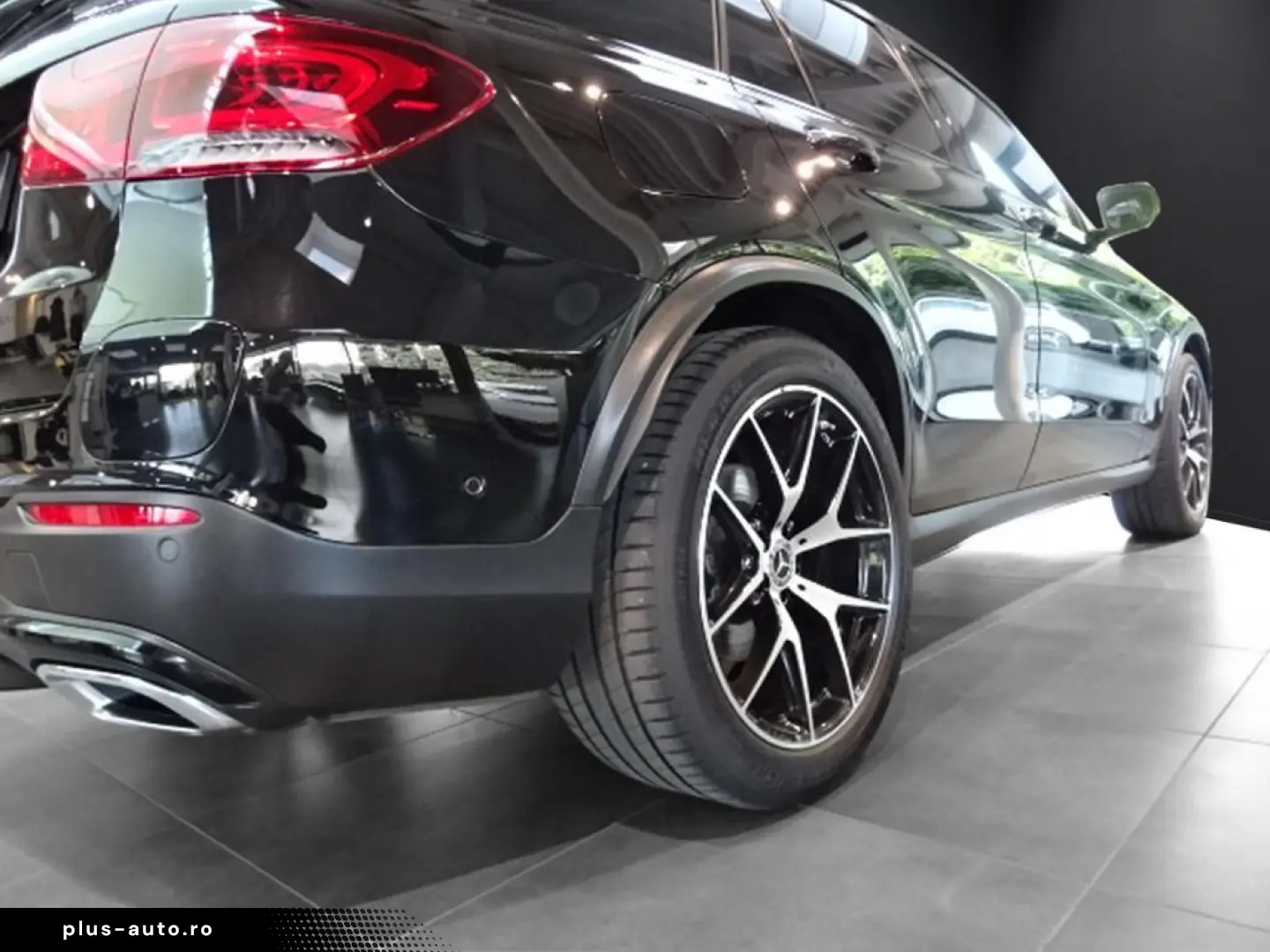 MERCEDES-BENZ GLC 300 de 4M