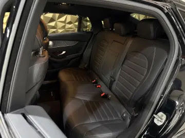 MERCEDES-BENZ GLC 300 e 4Matic Coupe  AMG-LINE 1.HAND NIGHT