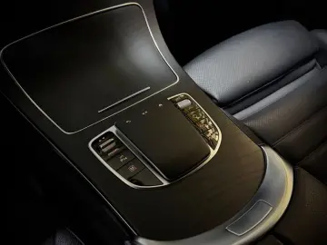 MERCEDES-BENZ GLC 300 e 4Matic Coupe  AMG-LINE 1.HAND NIGHT