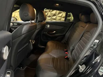 MERCEDES-BENZ GLC 300 e 4Matic Coupe  AMG-LINE 1.HAND NIGHT