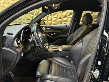 MERCEDES-BENZ GLC 300 e 4Matic Coupe  AMG-LINE 1.HAND NIGHT