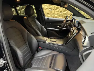 MERCEDES-BENZ GLC 300 e 4Matic Coupe  AMG-LINE 1.HAND NIGHT