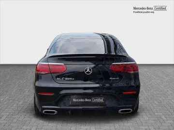MERCEDES-BENZ GLC 300e 4MATIC kupé AMG Line