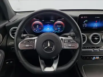 MERCEDES-BENZ GLC 300e 4MATIC kupé AMG Line