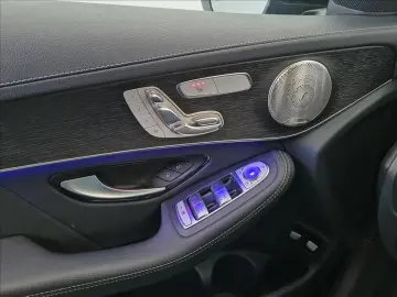 MERCEDES-BENZ GLC 300e 4MATIC kupé AMG Line