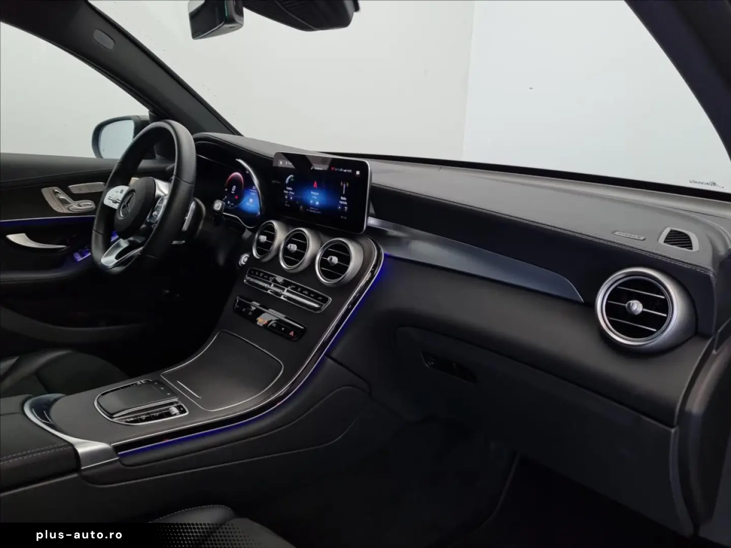 MERCEDES-BENZ GLC 300e 4MATIC kupé AMG Line