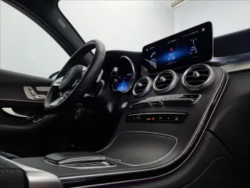 MERCEDES-BENZ GLC 300e 4MATIC kupé AMG Line
