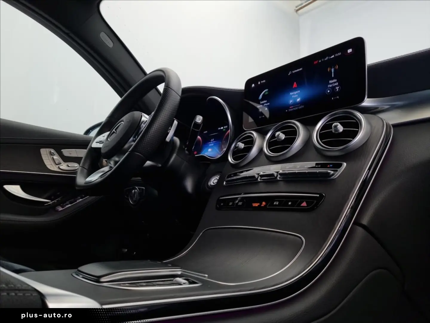 MERCEDES-BENZ GLC 300e 4MATIC kupé AMG Line