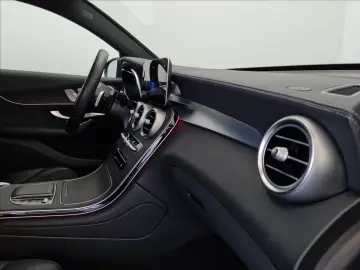 MERCEDES-BENZ GLC 300e 4MATIC kupé AMG Line