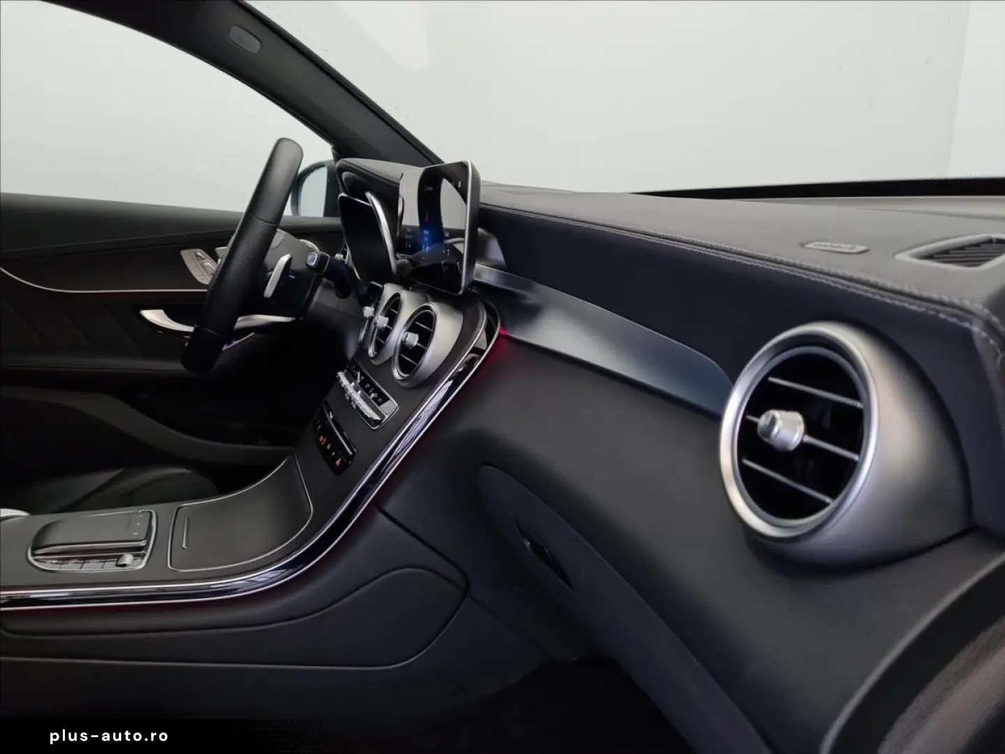 MERCEDES-BENZ GLC 300e 4MATIC kupé AMG Line