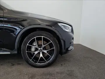 MERCEDES-BENZ GLC 300e 4MATIC kupé AMG Line