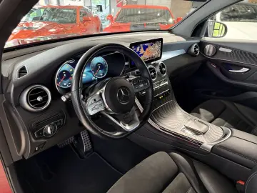 MERCEDES-BENZ GLC 300 e 4Matic Coupé AMG Line KAMERA…