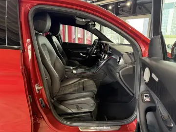 MERCEDES-BENZ GLC 300 e 4Matic Coupé AMG Line KAMERA…