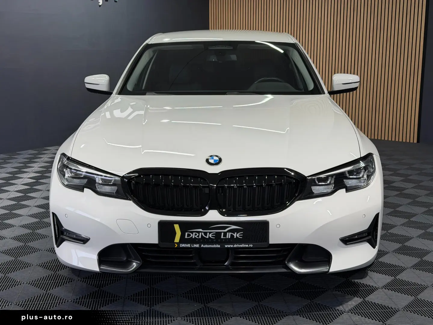 BMW 330e Sport Line