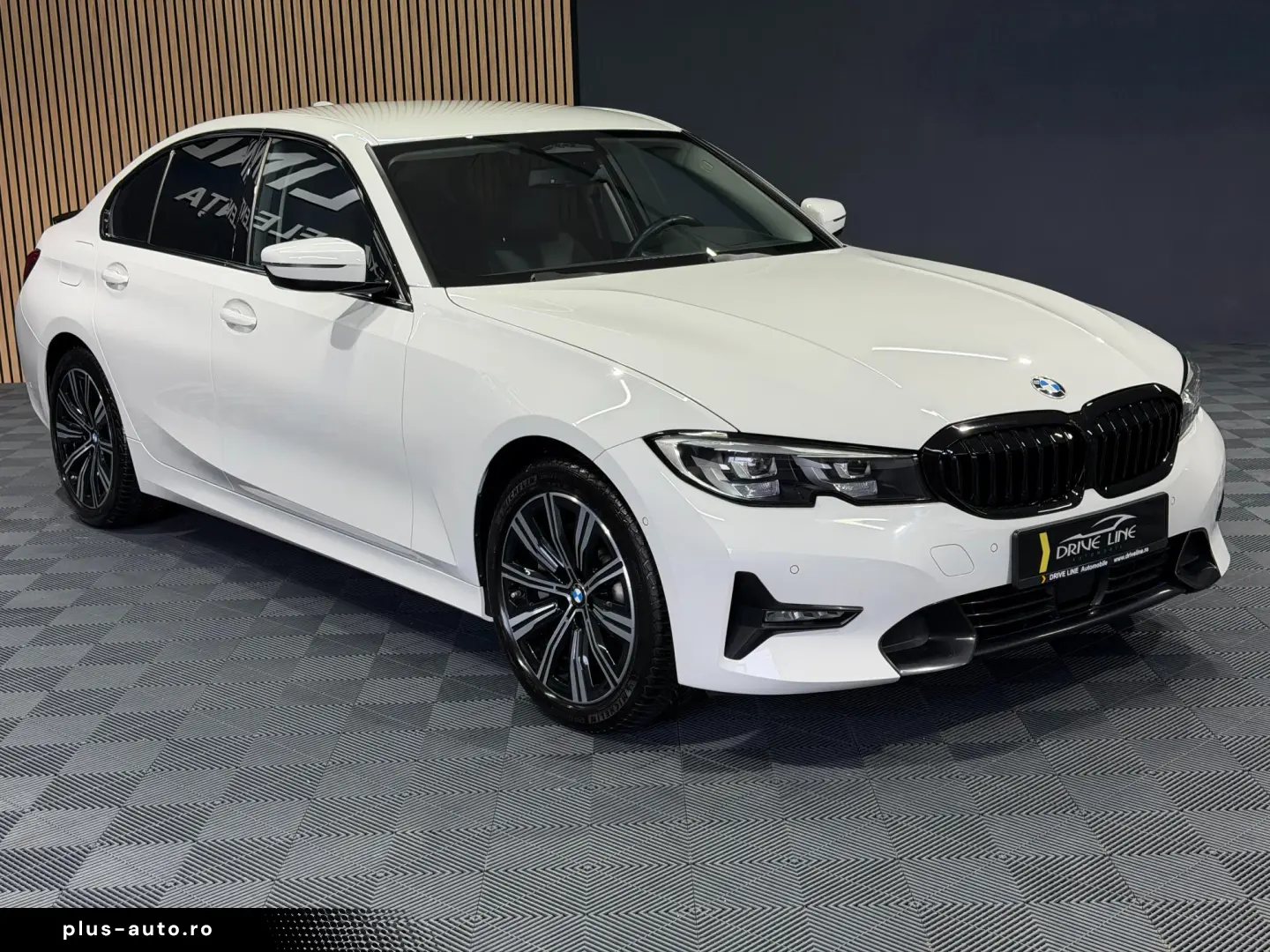 BMW 330e Sport Line